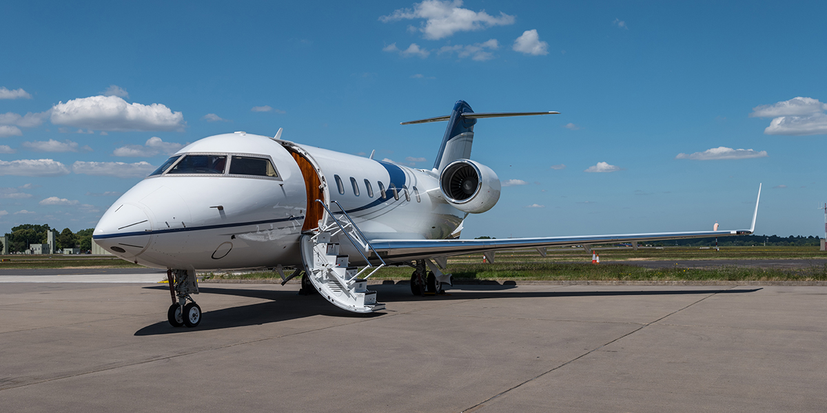 https://blueheightaviation.com/public/uploads/aircraft/challenger650_1686485812.jpg